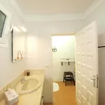 Blue Horizon Apartment *